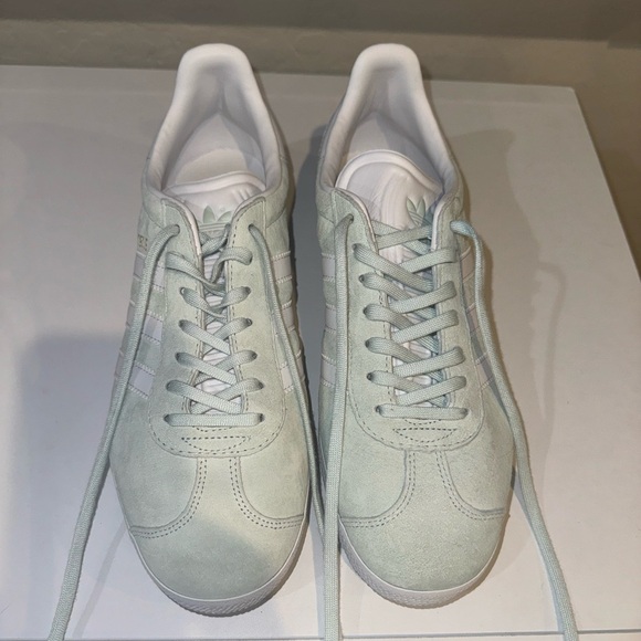 Adidas Gazelle Sneakers Light Green Mint Women’s size 11, Men’s size 9.5 Shoes - Picture 4 of 4